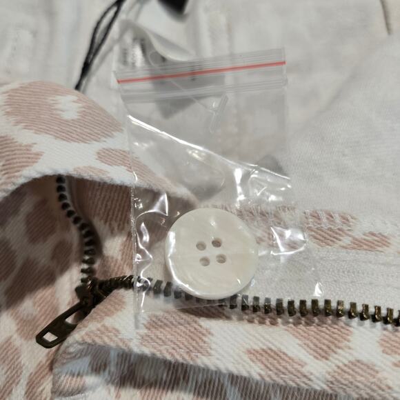 NWT Miou Muse Leopard Print Barrel Jeans Raw Hem High-rise Size S - Picture 11 of 12